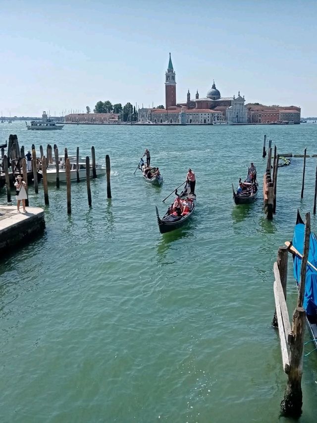 Venice’s Top Attractions: A Journey Through the Floating City 🌊✨