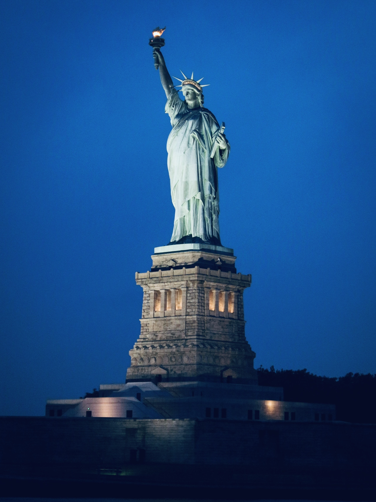 最新】自由の女神像 - チケット、営業時間、口コミ、写真 [2025年