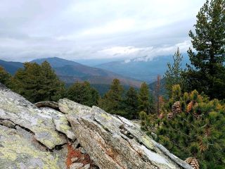 ペリステル山ガイド — 自然、山頂、そして静寂