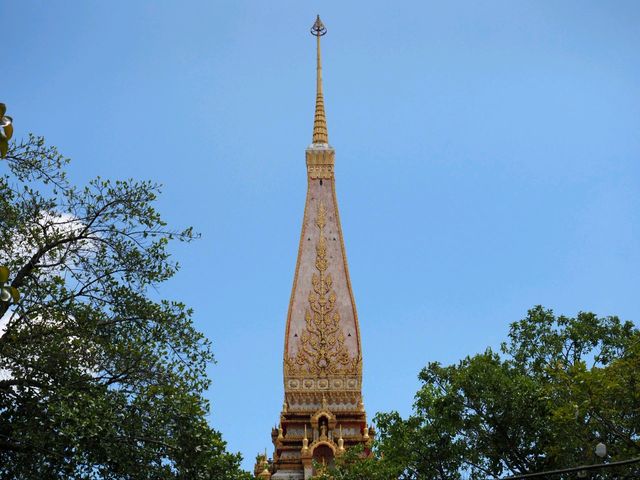 Ват Чалонг: главный храмовый комплекс Пхукета