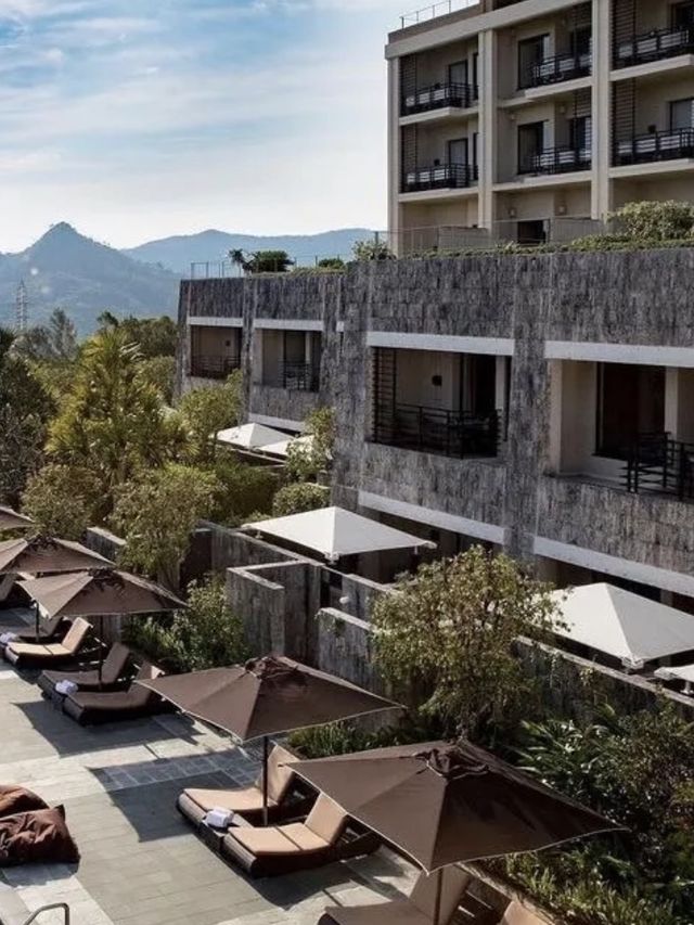 Okinawa Ritz-Carlton | Alpha private car transfer, surrounded by forests and beaches.
