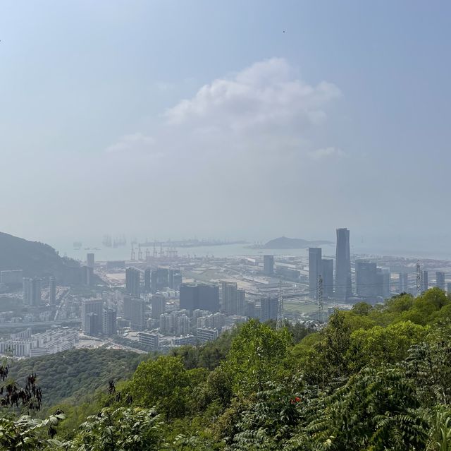 A hike with stunning views of Shenzhen 