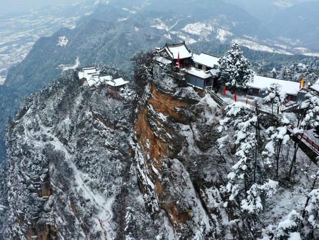 沒有看過雞峰山落雪景色，怎能算是完美的冬天呢