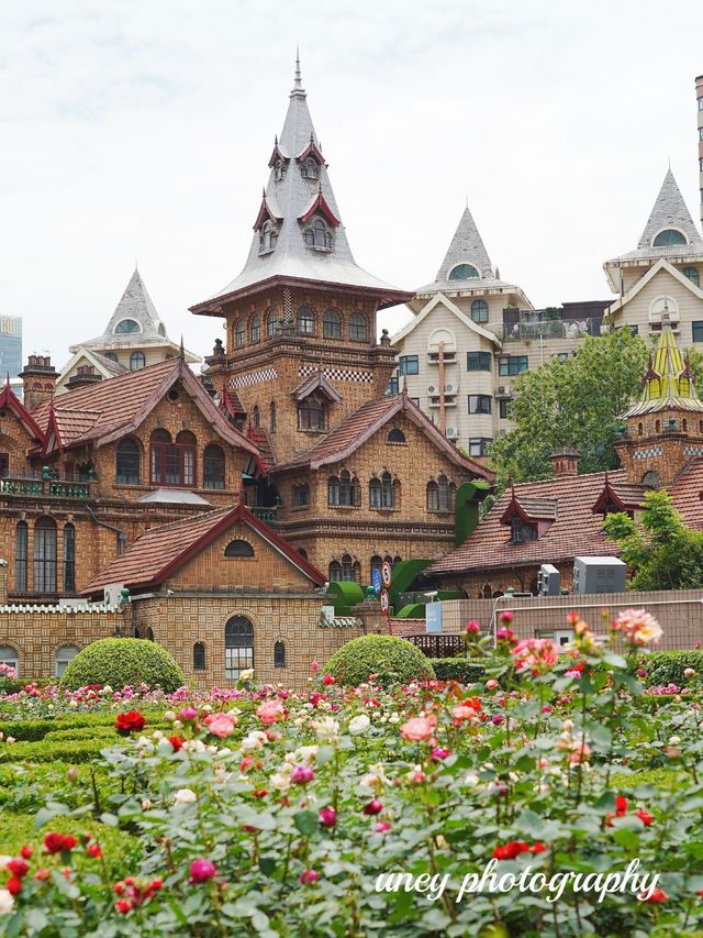 Instantly transported to Northern Europe, the old Shanghai's incredibly beautiful dreamlike garden mansion.