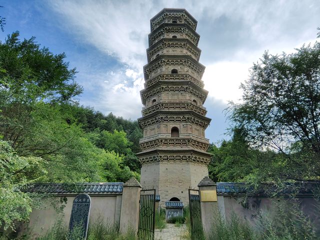 甘肅華池東華池塔