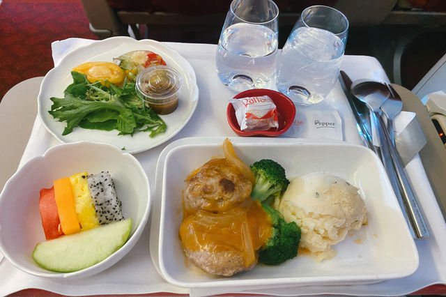 遇見香港航空，感受更年輕，很香港的飛行體