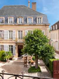 Beaune Bliss: Luxe Stays & Gourmet Days 🍷🏨✨