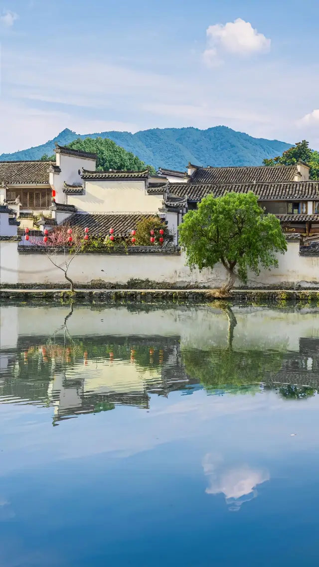 《ナショナル ジオグラフィック》によって最も美しい皖南の村と評された宏村