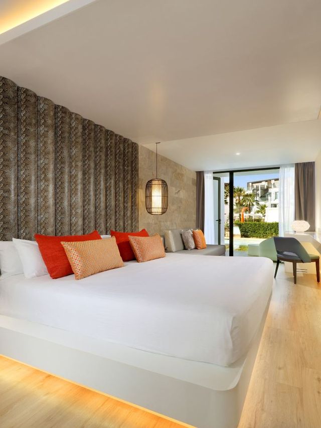 🎸✨ Ibiza's Vibrant Escape: Hard Rock Hotel Review ✨🎸