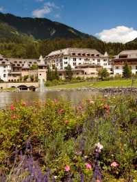 🏔️ Kitzbühel's Cozy Retreat: Alpine Luxury & Relaxation 🛀