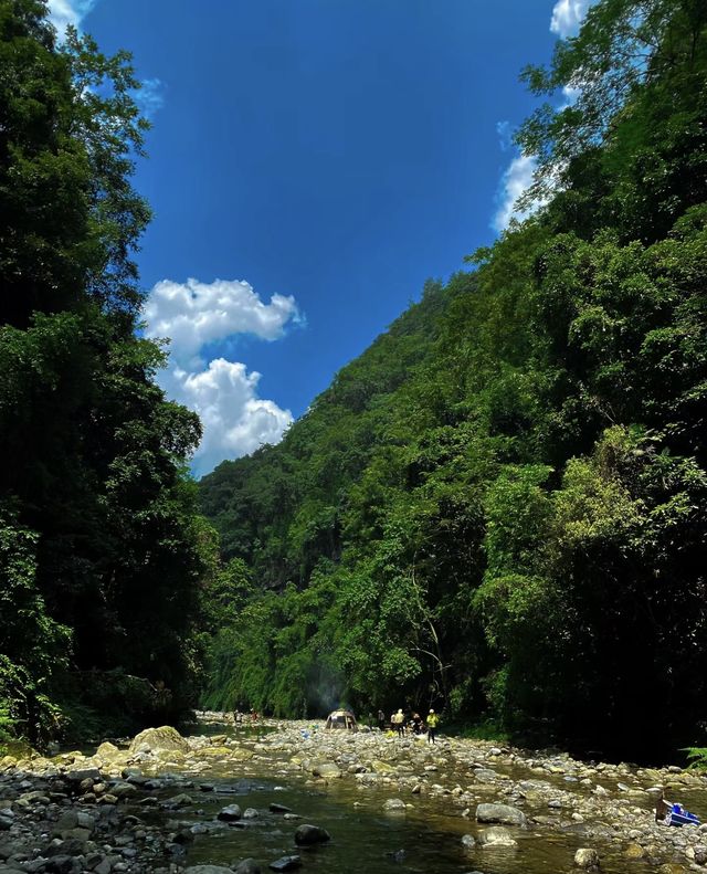 貴州｜玻璃水天花板｜避暑旅遊聖地