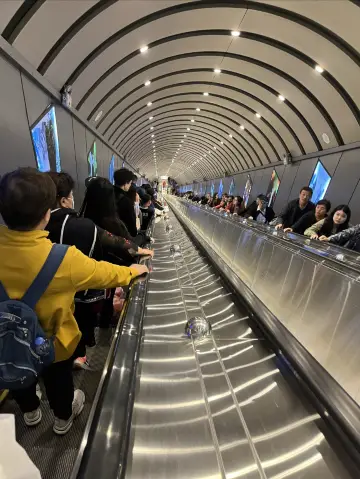 천문산 여행을 어떻게 이 가이드를 놓칠 수 있겠습니까?