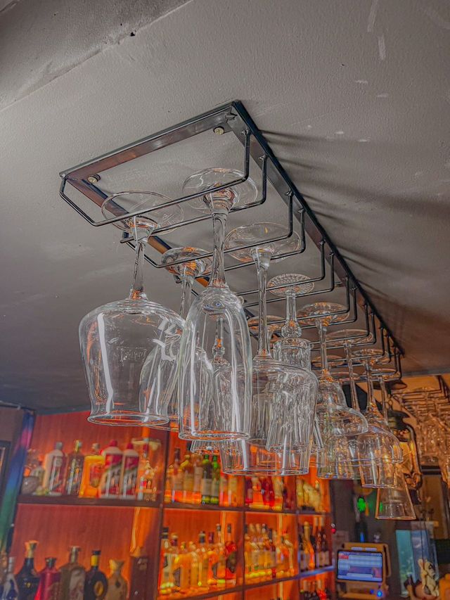 這家小酒館簡直就是我的桃花源。