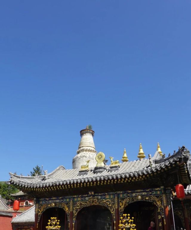 五台山，靈動佛光之地 。