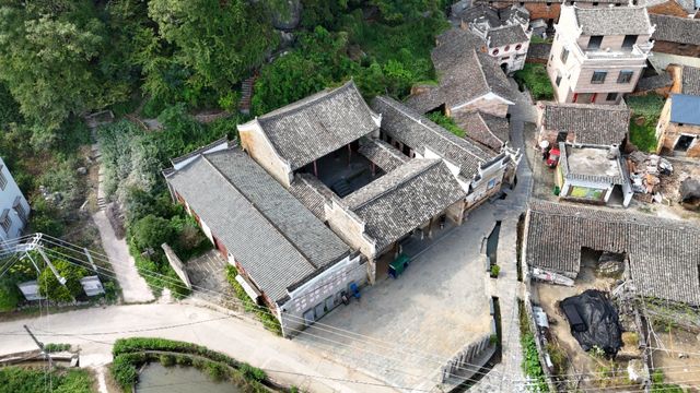 廣西富川深坡村蔣氏宗祠。