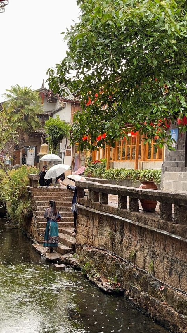 麗江雲之國·雲端溪畔民宿。