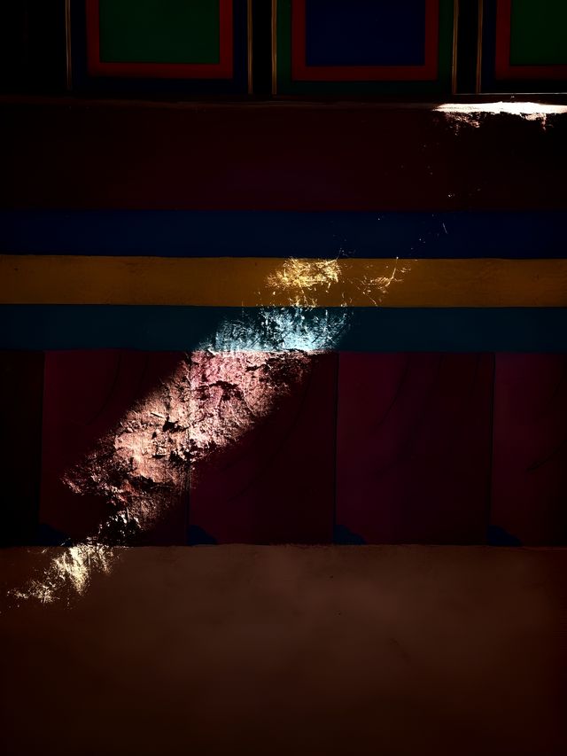 德格｜這裡沒有燈光，卻一直在生產光