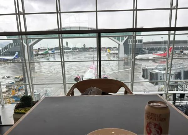 香港空港の寰宇一家ラウンジでの体験