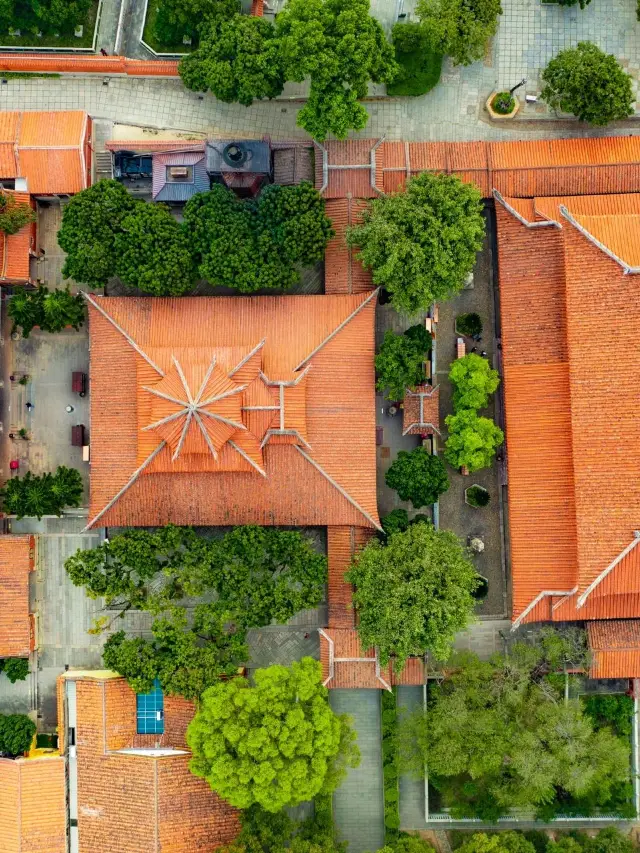 7-Day Holiday in Xiamen, Fujian Tulou, and Gulangyu Island