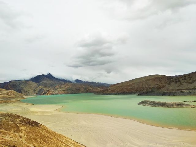 帕米爾高原 一顆鑲嵌在地球表面的璀璨宝石