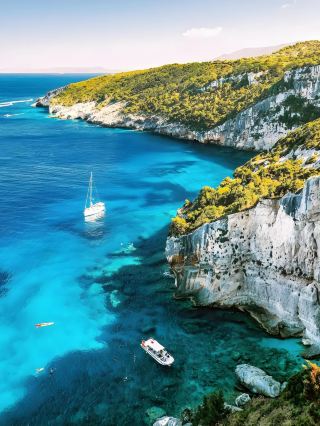 2-Day Greece Tour: Don't Waste Money on Average EUR 2k Per Person
