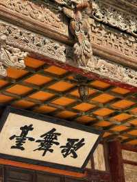 一入城隍廟就被定住！這座明代戲台美到讓人失語