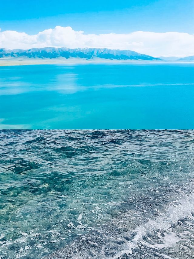 《當風掠過湖面時，我聽見青海湖在念誦倉央嘉措的詩》