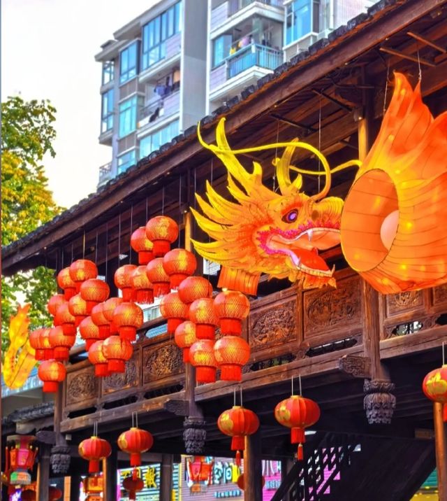 在古韻與現代交融嘅街巷中定格時光 在古韻與現代交融嘅街巷中定格時光