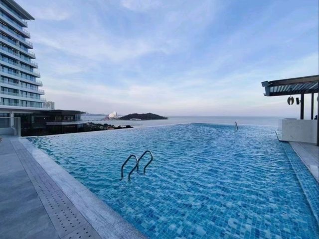 珠海酒店泳池天花板！🌊望海樓無邊際泳池，270°擁抱港珠澳大橋海景！秒殺三亞！