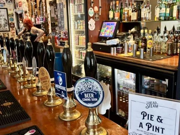 🚂 Leeds to Manchester: Pubs, Viaducts & Pennine Views!