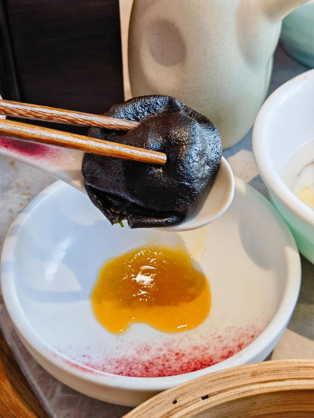 湖南路終於揚眉吐氣！呢間店真係勁爆！  
好耐冇見嘅雞鳴大肉包又返嚟啦！