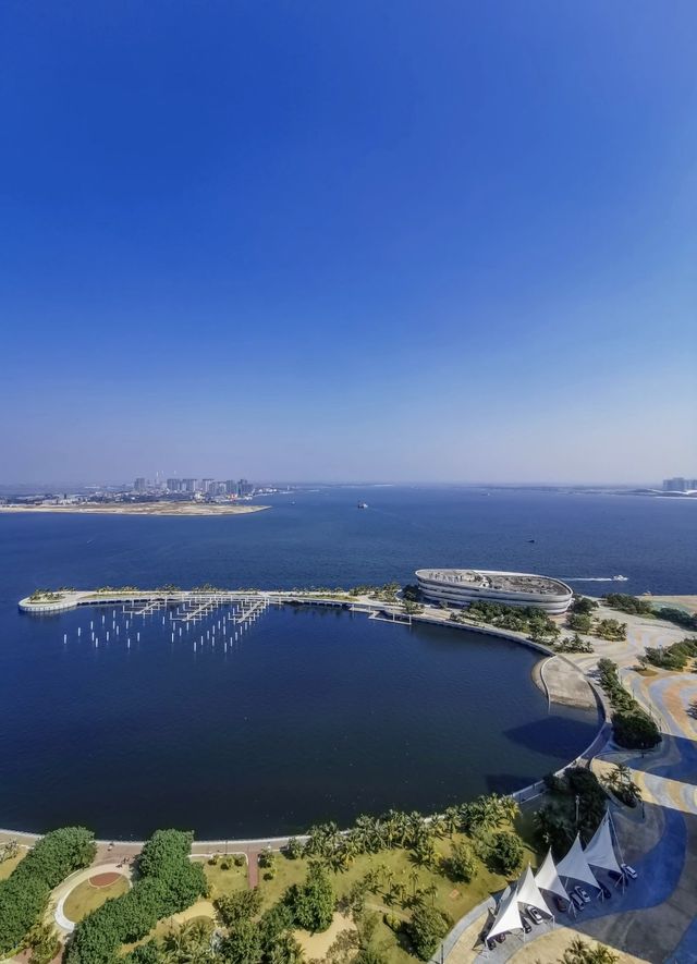 湛江金沙灣 不用離開城市，就能擁抱陽光沙灘！ 1.5公里濱海步道，椰林樹影，適合散步/騎行  沿途設