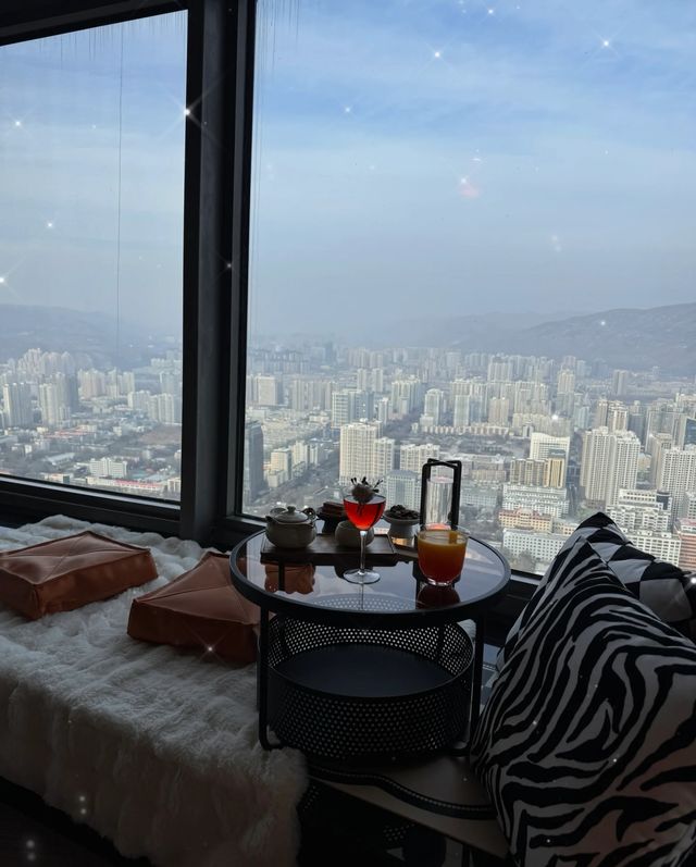 西寧小眾夜景打卡地高原明珠茶酒空間拍照指南