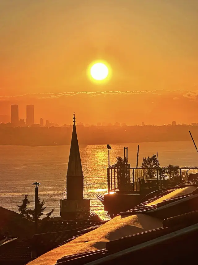 Stay in an Ottoman Empire prison? A deep dive into the Four Seasons Hotel Istanbul Old City!