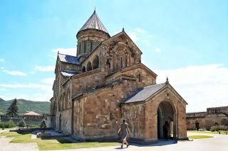 Visa-free across Eurasia, snow-capped mountains embracing churches—Georgia, a secret journey you can take anytime
