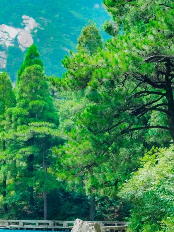 傳說天柱山是：「天帝的寶座」，古時仙人曾在此煉丹