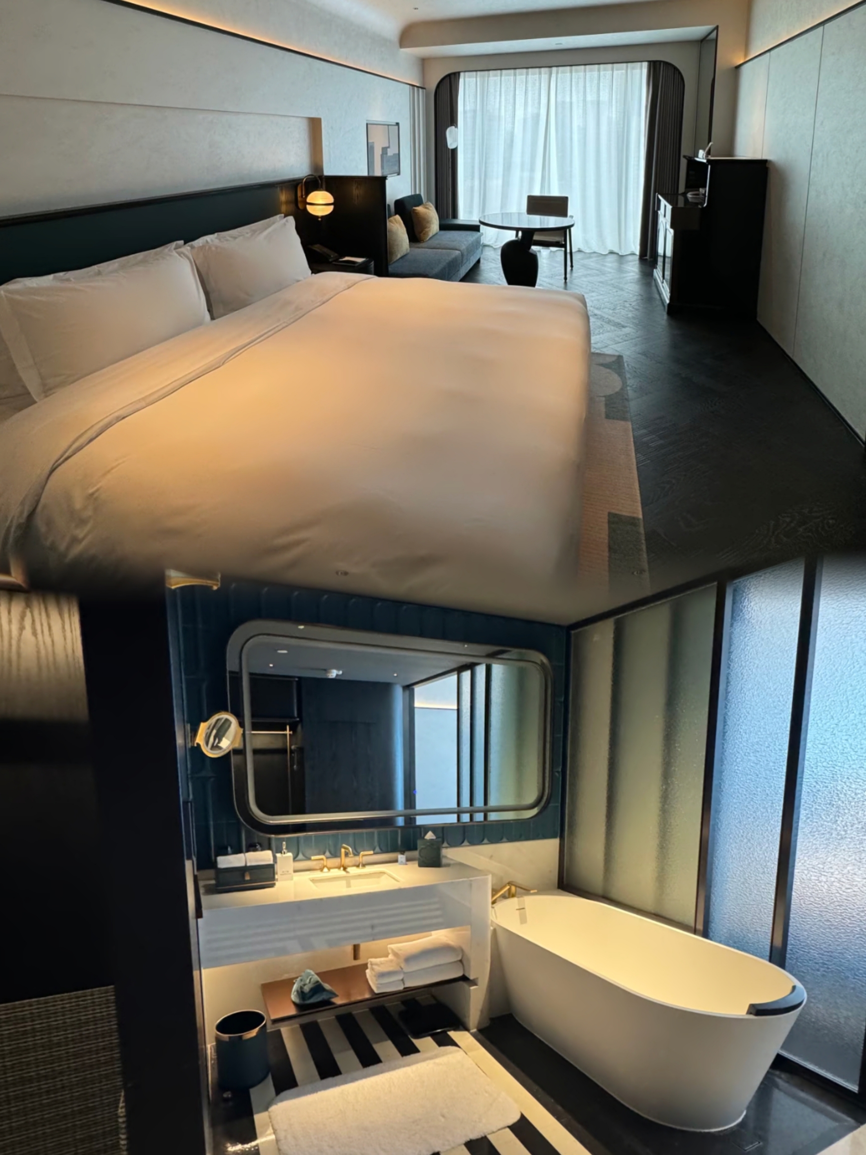 Who understands! Open the window and you get the full view of Lujiazui's iconic trio + the Huangpu River panorama 🌃, French elegance firmly rooted in the prime spot of North Bund, I’m instantly enchanted and don’t want to leave😭✨

🌃 River View Hit|One window covers half of the magical city’s nightscape

Pull open the floor-to-ceiling window, and the Oriental Pearl Tower and Shanghai Tower are right in front of you 🌉. During the day, watch the riverboats leisurely glide by 🌊; at night, the light show brightens up, making every breath romantic 💫. You can lie in bed and flood your social feed with photos 📸!

🎻 French Aesthetics|Shanghai style × French ambiance fully maximized

The black, gold, and green vintage color scheme is super classy 🎨. The spiral staircase, artistic sculptures, and musical details are all carefully crafted 🎵. The lobby fragrance is irresistible, and every snapshot looks like a magazine cover 📖. Sophistication is hidden in every corner ✨.

🛏️ Room Experience|So comfortable you’ll want to take the bed home

Spacious and not cramped 🛋️, the bedding is soft and you sink right in when you lie down 😌. The piano-shaped tea bar is full of clever touches 🎹. With a smart toilet and complete amenities, detail lovers will fall in love 🧴. Sleeping in until naturally waking up is so healing 🌞.

🍽️ Taste Healing|French breakfast so fragrant it wakes you up

Freshly baked croissants are flaky to the point of crumbling 🥐, the buttery aroma hits your brain directly, and French crepes with fresh fruit are super refreshing 🍓. Breakfast feels like a ritual, carbs fully satisfy your brain 🍽️, and a good mood for the day starts here ☀️.

🧘♀️ Full Facilities|One-stop relaxation vacation

The indoor heated pool is super soothing 🏊♀️, the 24-hour gym lets you work out anytime 🏋️, the spa area relaxes you to the point of soul departure 💆. Perfect for both business and leisure trips, you can have a full day of fun without leaving the hotel 🎉.

📍 Perfect Location|No burden for shopping, eating, or traveling

Walk to North Bund Riverside and Waibaidu Bridge 🚶, super convenient with direct subway access 🚇, close to Lujiazui and the Bund. When you’re tired from exploring, just lie flat back at the hotel, maximizing travel efficiency 💨.

In the comments, tell us who you most want to stay with at this riverside French-style hotel~