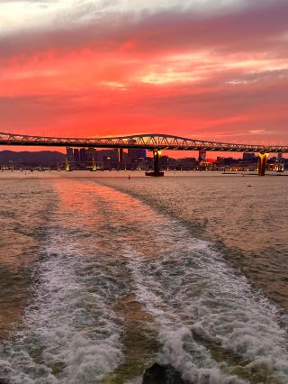 "ชมวิวพาโนรามาของมาเก๊าและจูไห่! สัมผัสความโรแมนติกริมทะเลที่ท่าเรือจิ่วโจวใน 3 วัน"