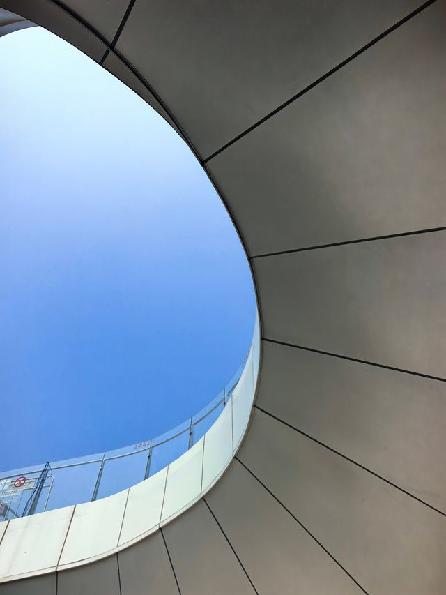 如今到書店首先是打卡——全球最大的實體書店/灣區之眼也不例外|Trip.com 深圳