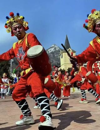 多福山景區迎乳山大秧歌，非遺表演精彩