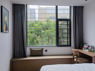 Must-visit Qujing! Grasslands, waterfalls, and old streets—staying at this hotel makes the trip worth it