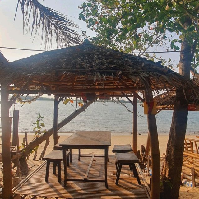 ครัวริมพาน ร้านลับวิวสะพานสารสิน