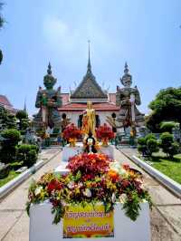 Dawn's Beacon: The Mesmerising Wat Arun