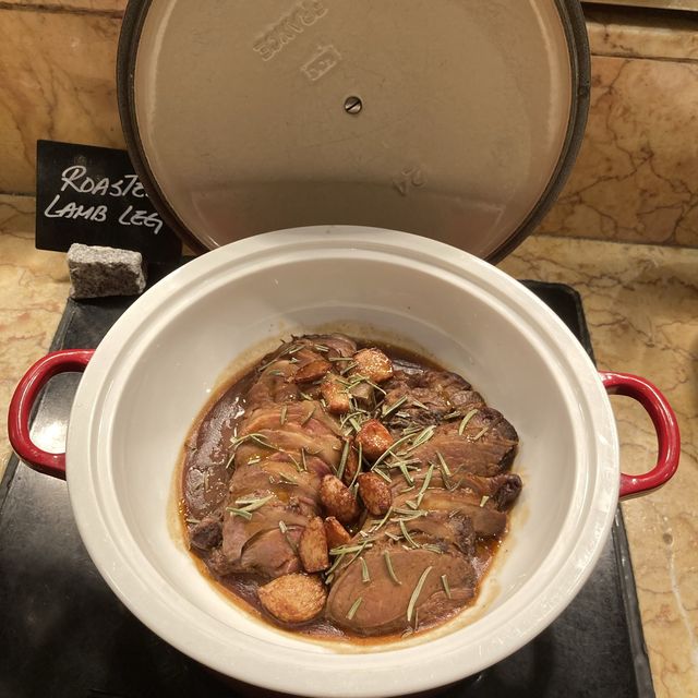 看展覽搵食好去處‼️想吃就吃自助餐 @萬麗咖啡室