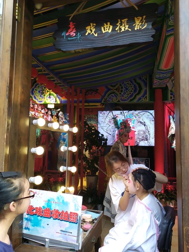 寬窄巷子(四川成都)最熱門景點～地鐵站一出就到
