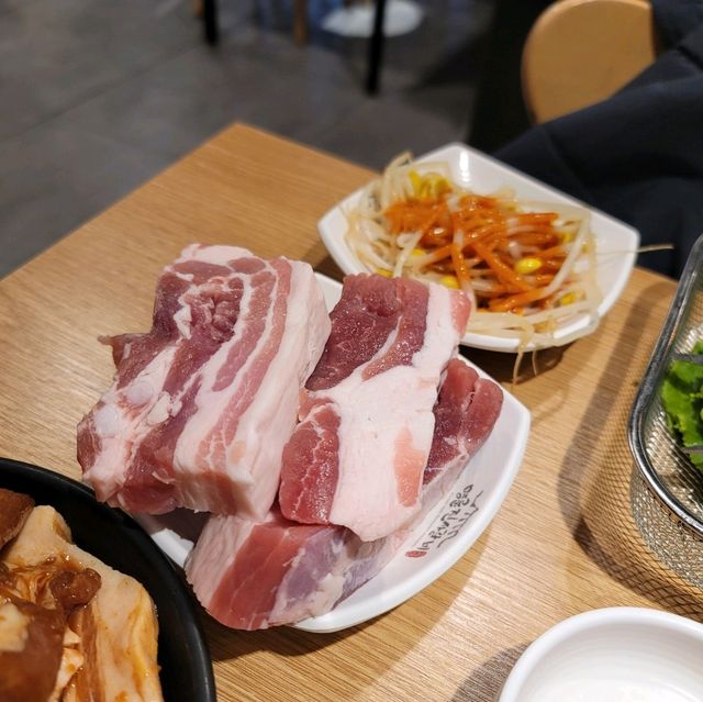 두근두근여름휴가 적당한 가격에 푸짐하고 고기를 먹을 수 있는 고기뷔페 명륜진사갈비