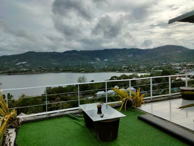คาเฟ่ เดอะ ฮิลล์ Cafe the Hill