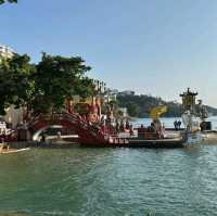香港島南邊，淺水灣泳灘！流連忘返！