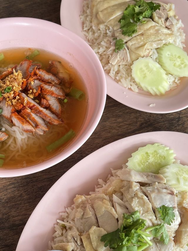 ก๋วยเตี๋ยวต้มยำริมเขื่อน
