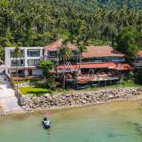 ที่พัก ร้านอาหารริมทะเล ขนอม 